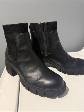 Universal Thread Black Rib-Knit Chelsea Lug Ankle Boots